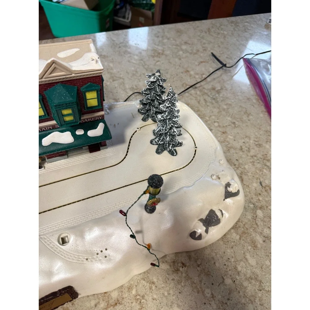 Christmas Magic Mainstreet Animated Holiday Village Set for‎ Parts Repair Boxed